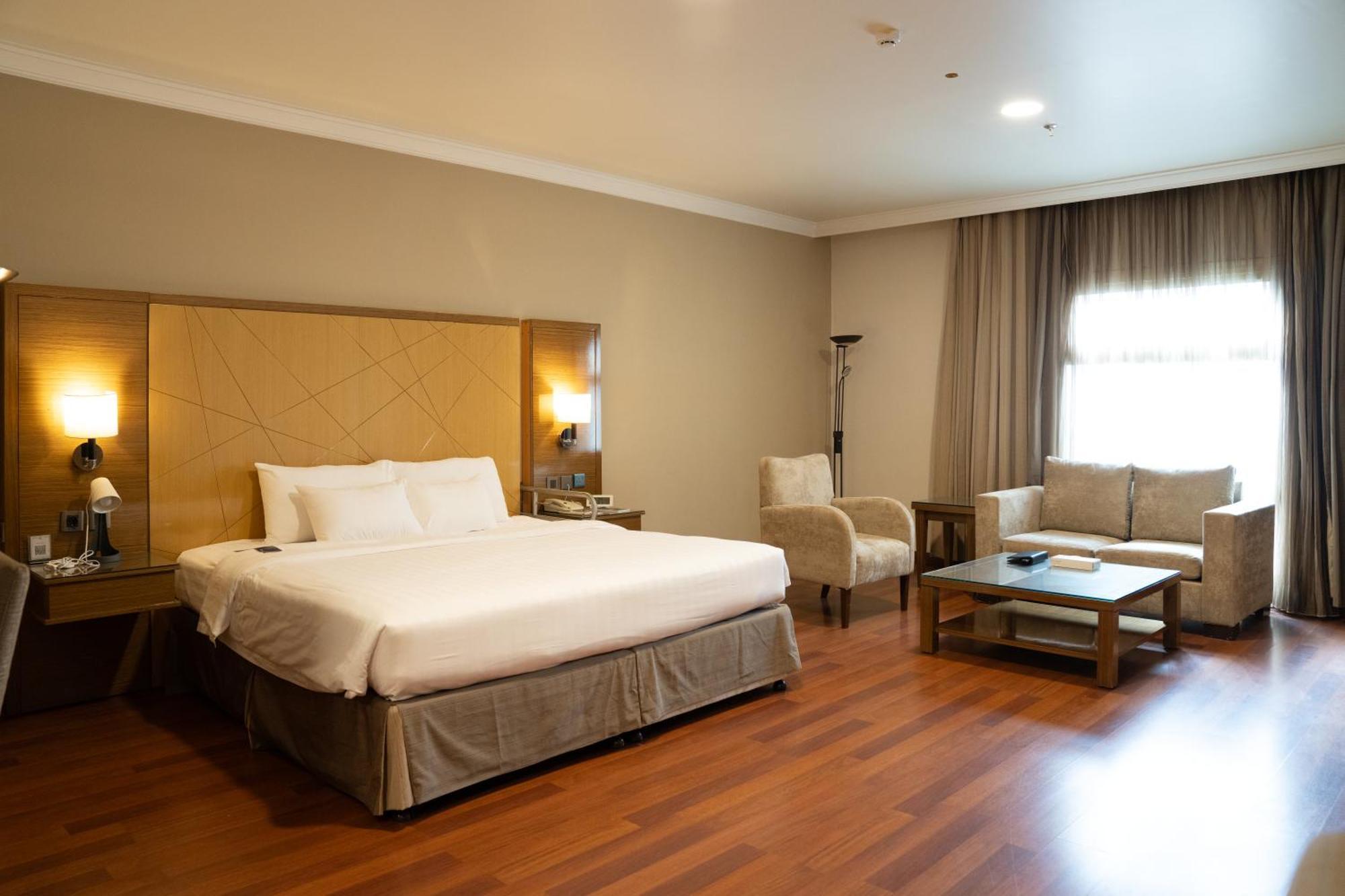 Golden Tulip Hotel Buraidah Al Qassim Екстер'єр фото