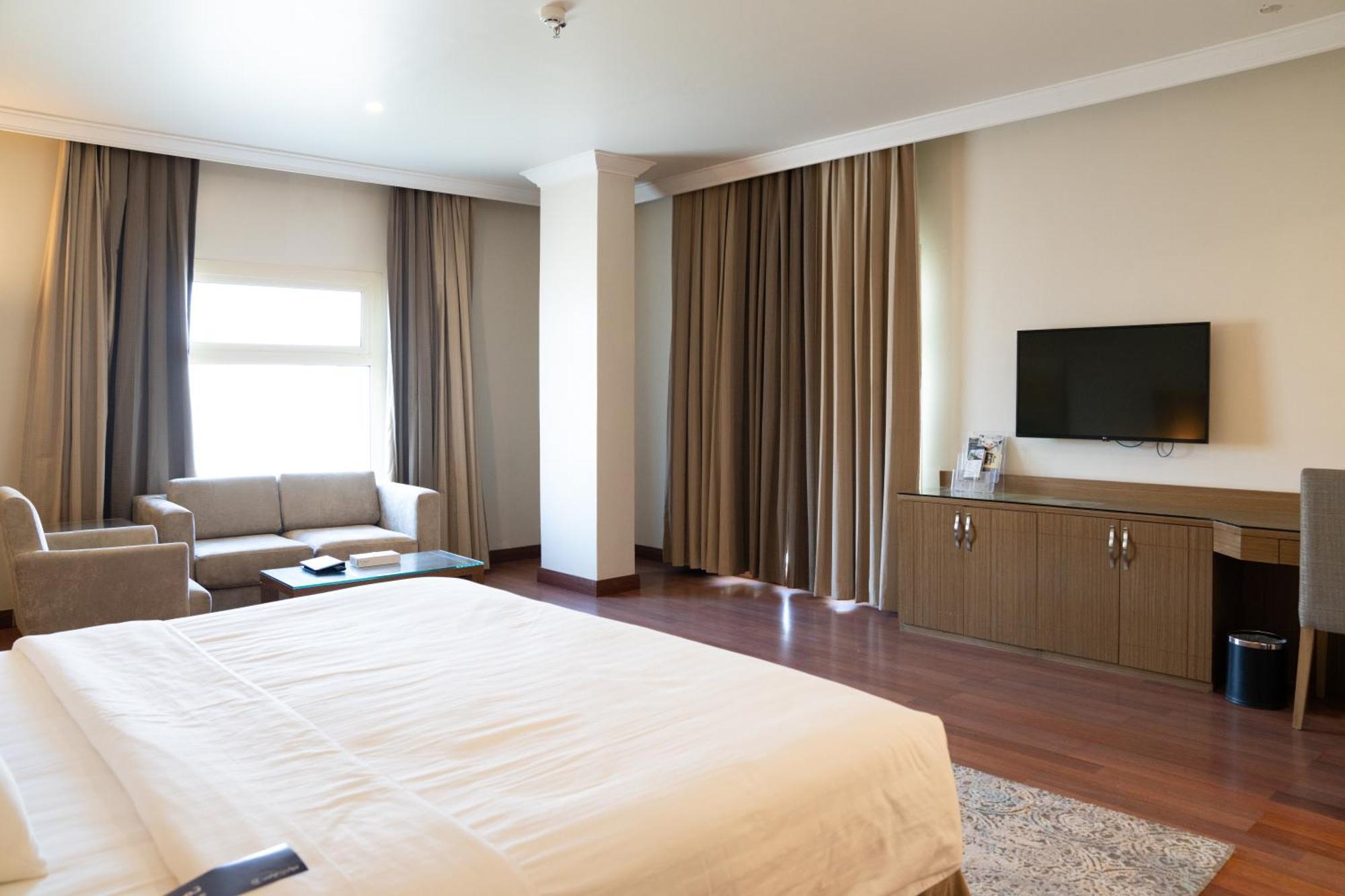 Golden Tulip Hotel Buraidah Al Qassim Екстер'єр фото