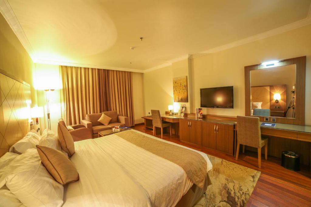 Golden Tulip Hotel Buraidah Al Qassim Екстер'єр фото